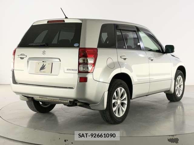 Suzuki ESCUDO 2015-12 7021689-5