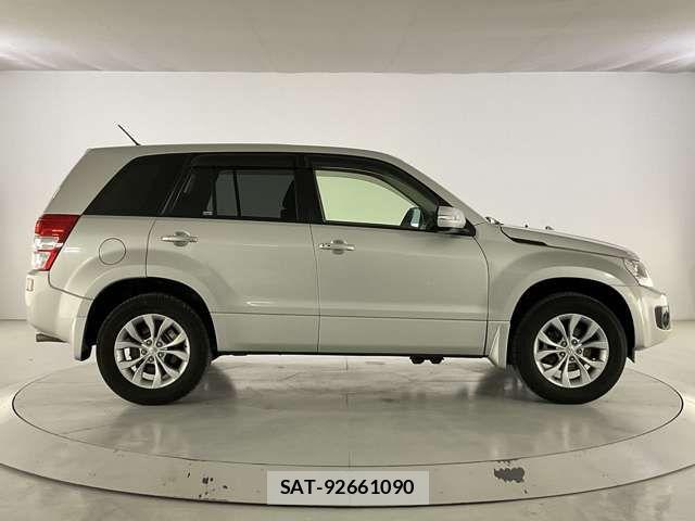 Suzuki ESCUDO 2015-12 7021689-6