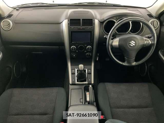 Suzuki ESCUDO 2015-12 7021689-11