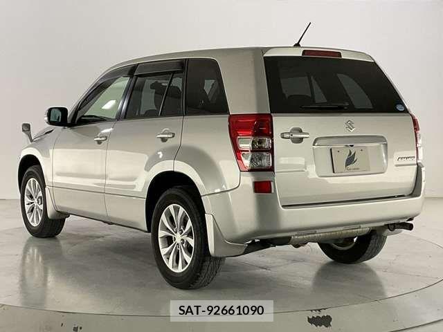 Suzuki ESCUDO 2015-12 7021689-3