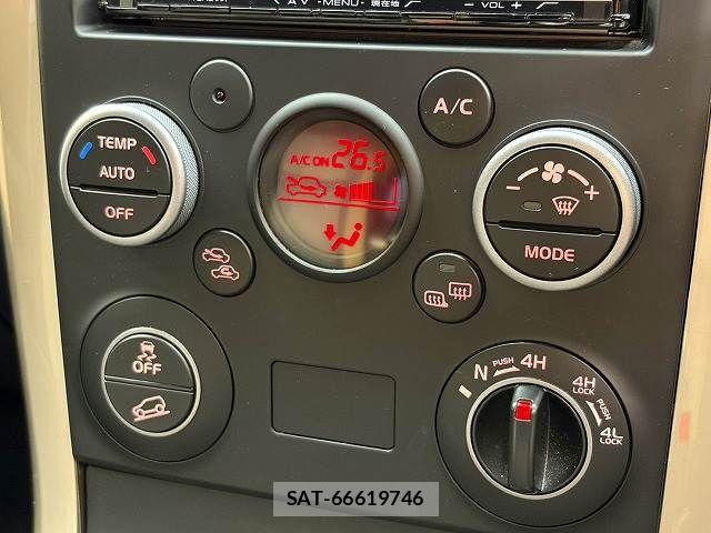 Suzuki ESCUDO 2015-06 7225688-11