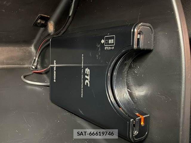 Suzuki ESCUDO 2015-06 7225688-15