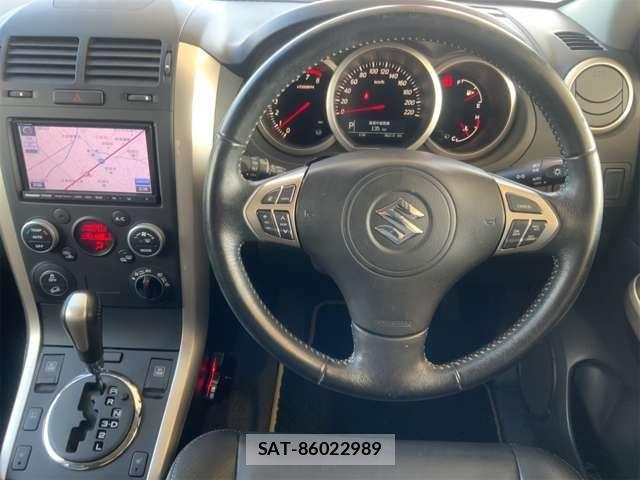 Suzuki ESCUDO 2015-07 7225689-15