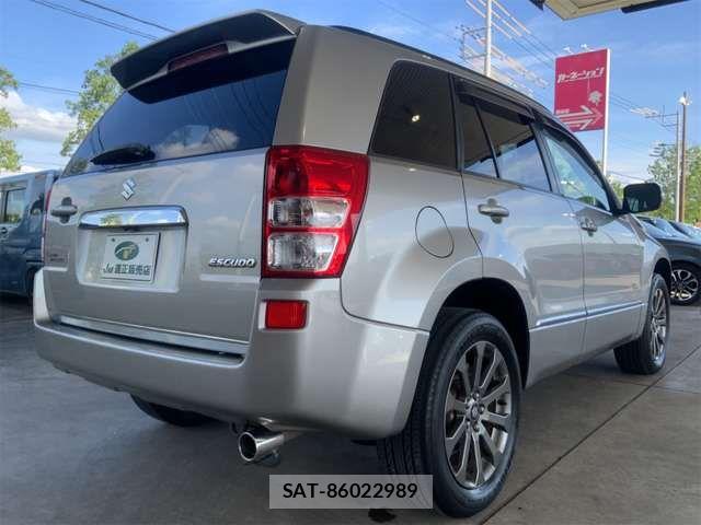 Suzuki ESCUDO 2015-07 7225689-7