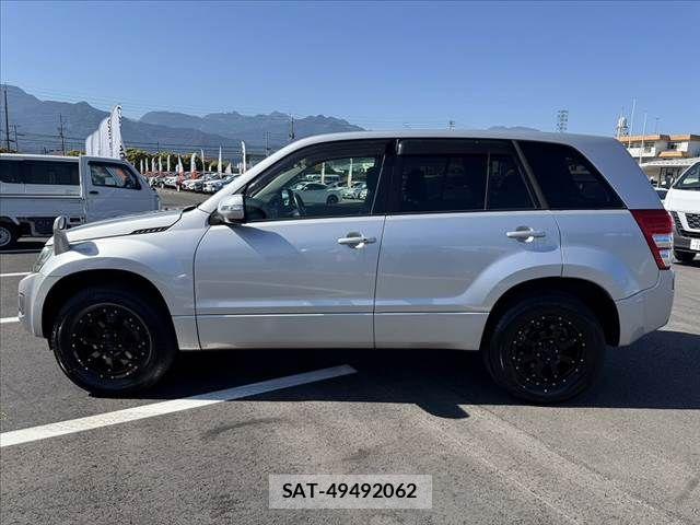 Suzuki ESCUDO 2012-09 7225693-11