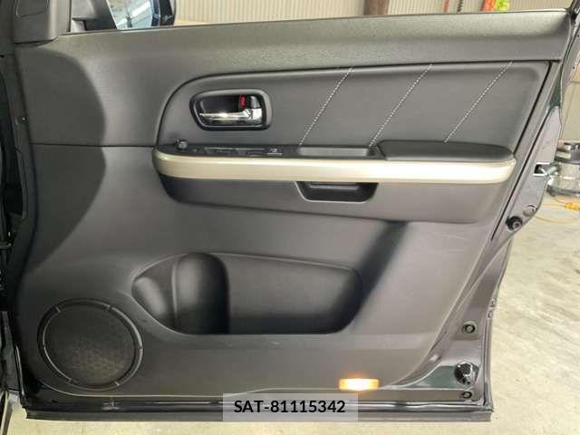 Suzuki ESCUDO 2015-09 7225692-13