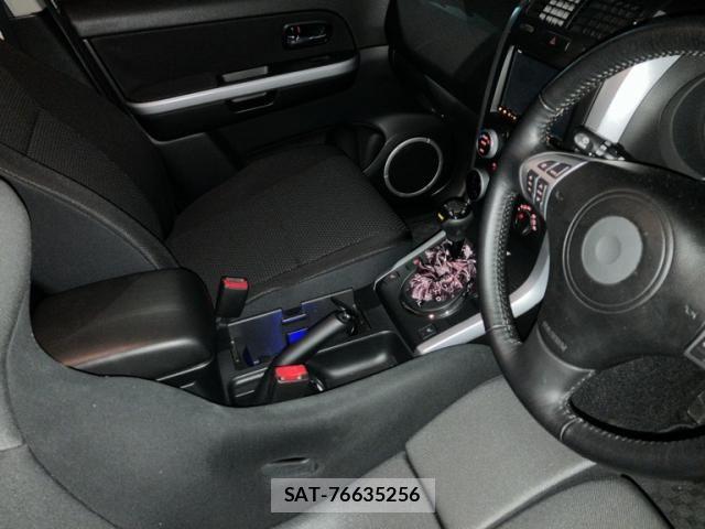 Suzuki ESCUDO 2011-06 7225686-12