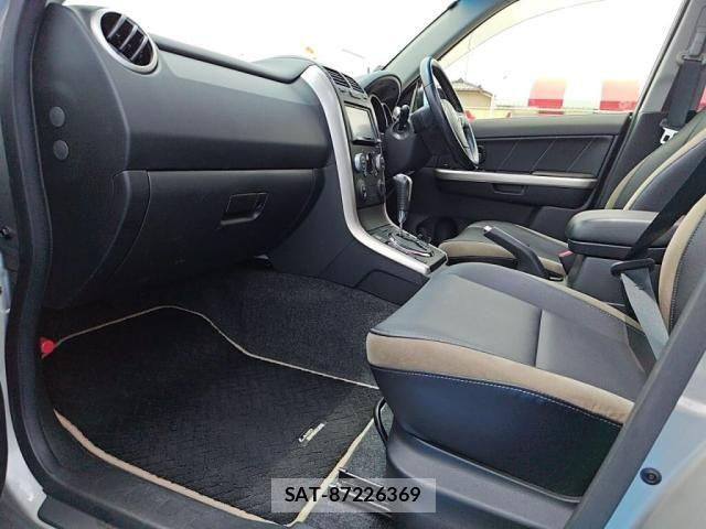 Suzuki ESCUDO 2014-10 7620503-21