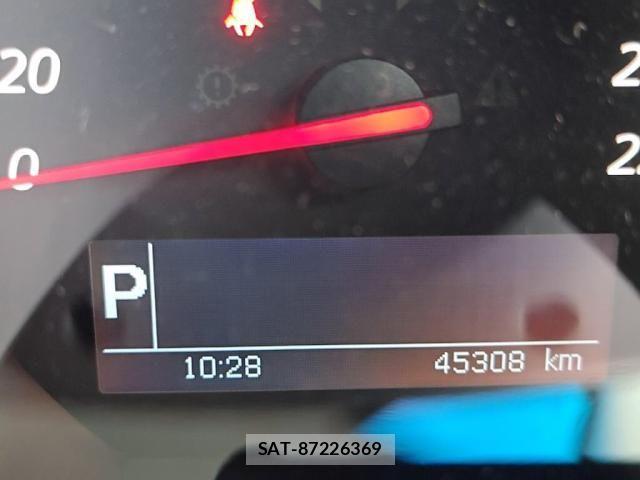 Suzuki ESCUDO 2014-10 7620503-28