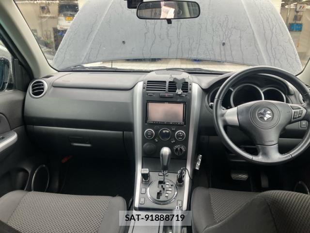 Suzuki ESCUDO 2011-09 7729408-15
