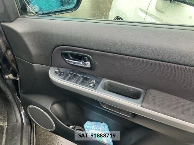 Suzuki ESCUDO 2011-09 7729408-17