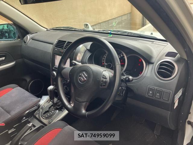 Suzuki ESCUDO 2013-03 7879767-6
