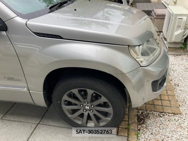 Suzuki ESCUDO 2015-07 8132557-2