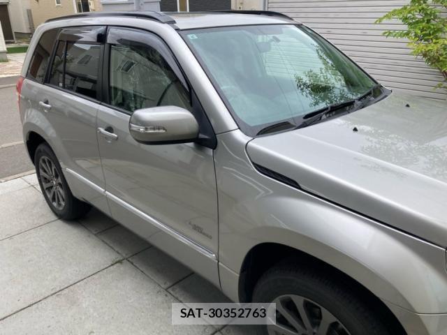 Suzuki ESCUDO 2015-07 8132557-3