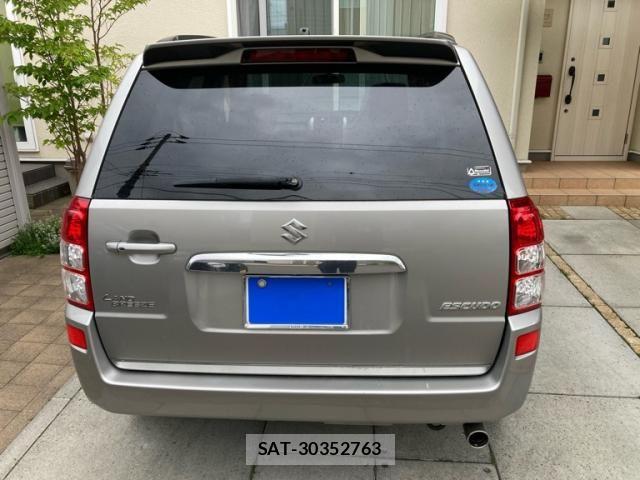 Suzuki ESCUDO 2015-07 8132557-5