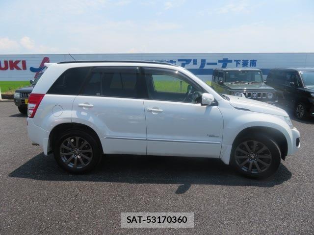 Suzuki ESCUDO 2014-09 8210486-3