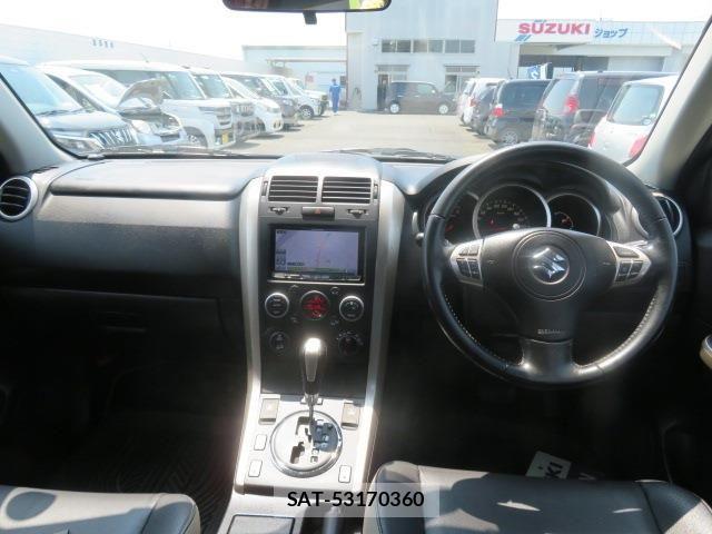 Suzuki ESCUDO 2014-09 8210486-7