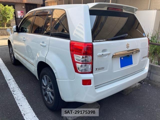 Suzuki ESCUDO 2014-02 8317435-3