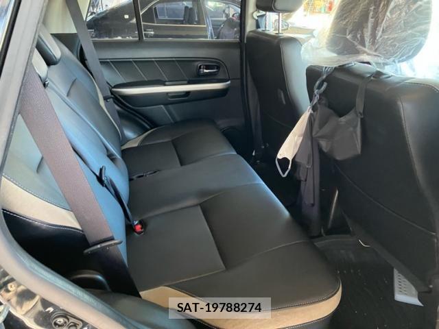 Suzuki ESCUDO 2016-02 8369091-11