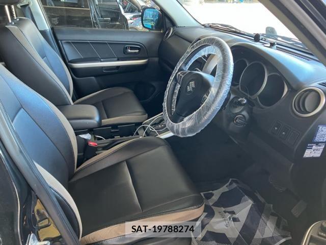 Suzuki ESCUDO 2016-02 8369091-12
