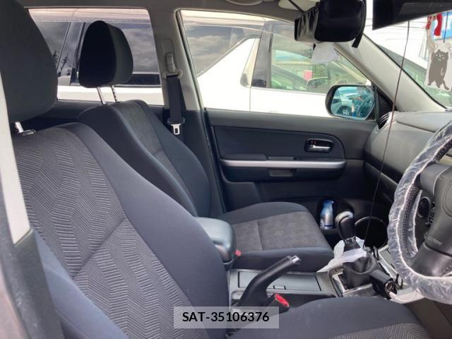 Suzuki ESCUDO 2015-07 8415224-12