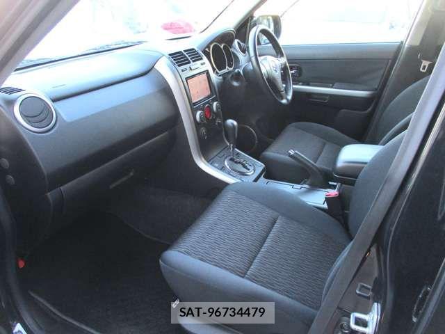 Suzuki ESCUDO 2013-12 8527605-10