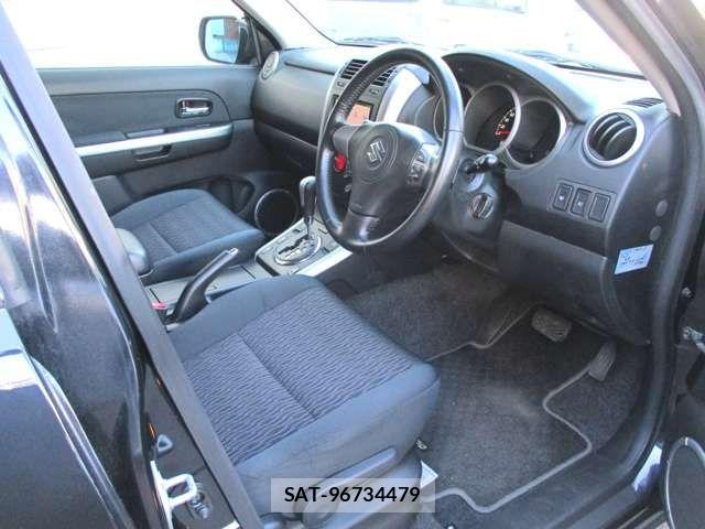 Suzuki ESCUDO 2013-12 8527605-11