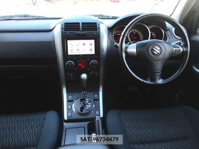 Suzuki ESCUDO 2013-12 8527605-1