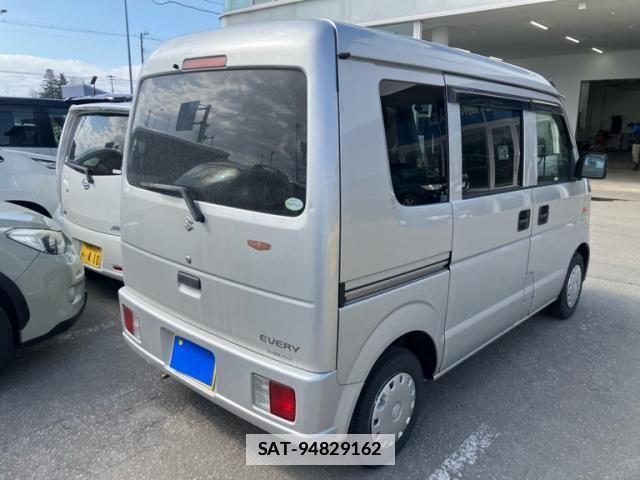Suzuki EVERY 2011-11 4641188-3