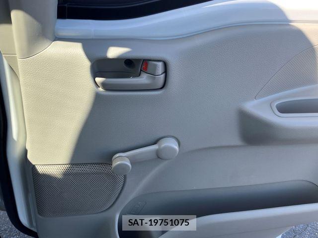 Suzuki EVERY 2023-10 6277405-9