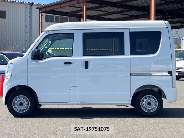 Suzuki EVERY 2023-10 6277405-2