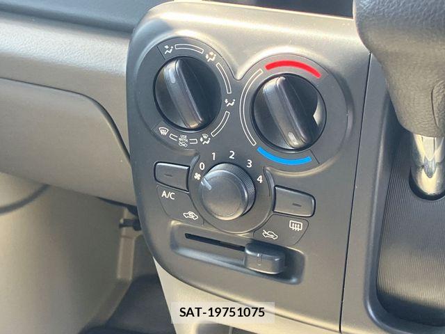 Suzuki EVERY 2023-10 6277405-7