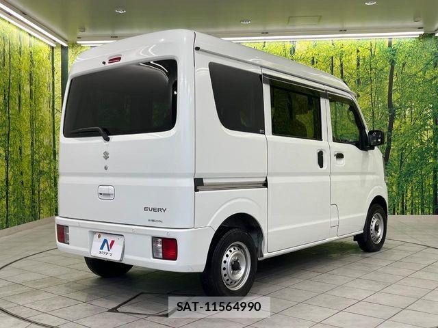 Suzuki EVERY 2022-08 6306771-16
