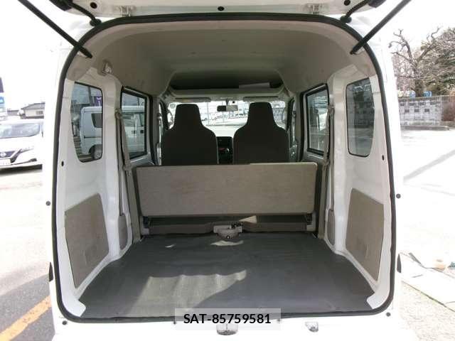Suzuki EVERY 2017-08 6306773-13