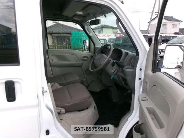 Suzuki EVERY 2017-08 6306773-20