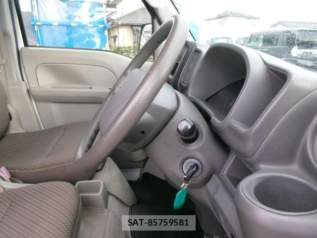 Suzuki EVERY 2017-08 6306773-21