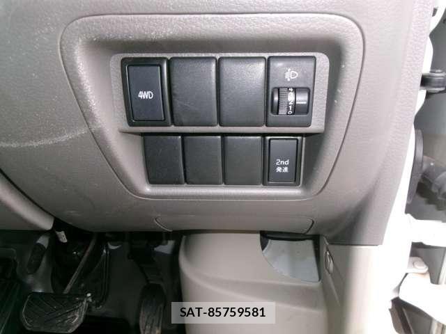 Suzuki EVERY 2017-08 6306773-28