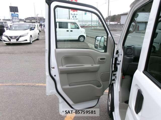Suzuki EVERY 2017-08 6306773-29