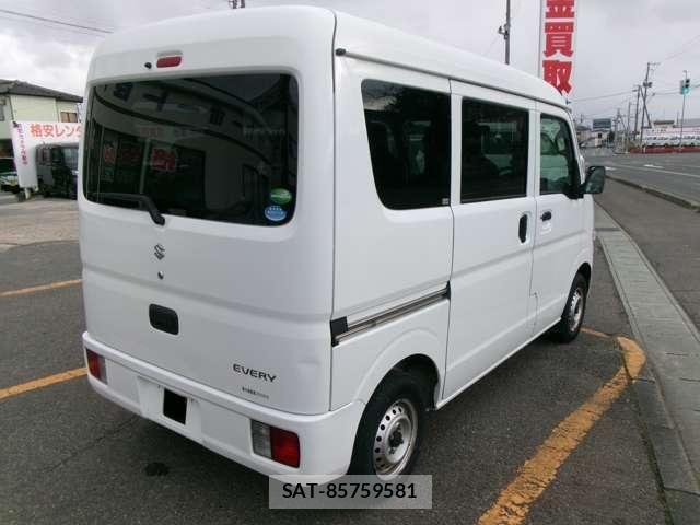 Suzuki EVERY 2017-08 6306773-4