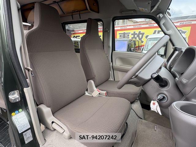 Suzuki EVERY 2019-08 6642665-26