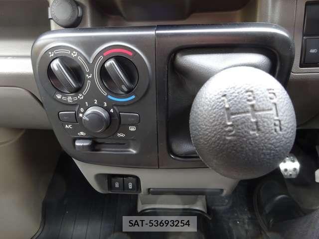Suzuki EVERY 2023-08 6642666-17