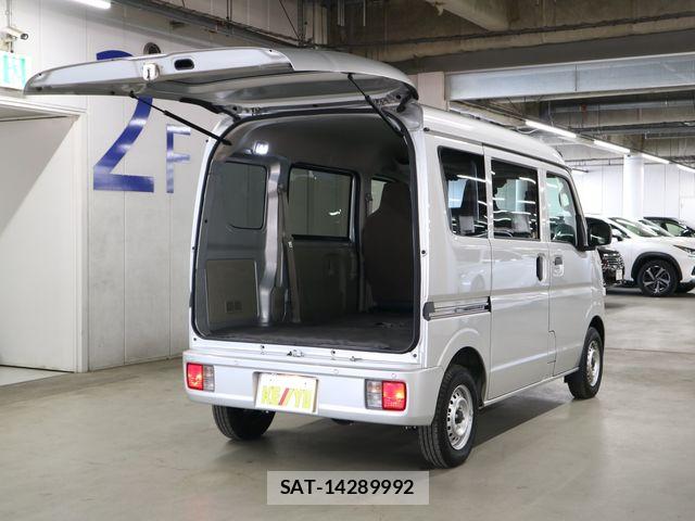 Suzuki EVERY 2024-11 6684030-18