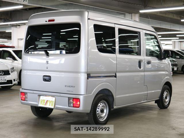 Suzuki EVERY 2024-11 6684030-1