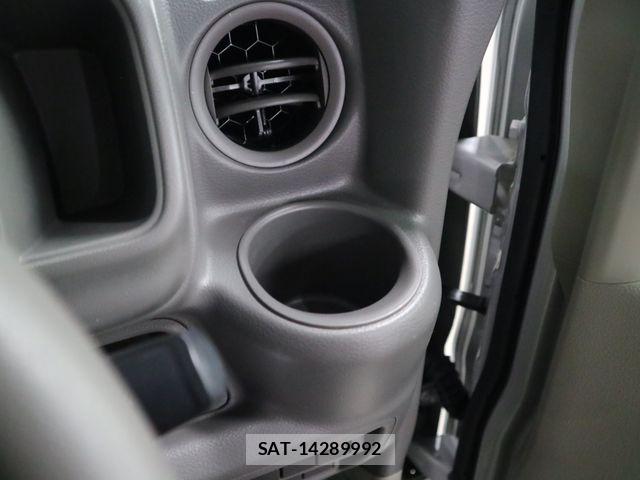 Suzuki EVERY 2024-11 6684030-24