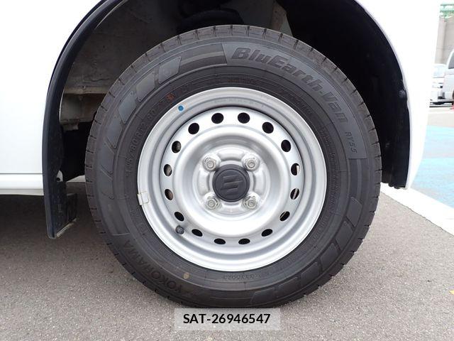 Suzuki EVERY 2024-03 6817468-17