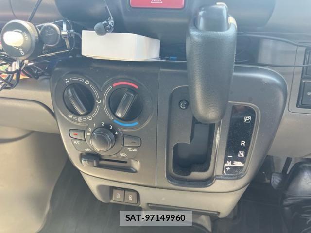 Suzuki EVERY 2023-03 6913762-14
