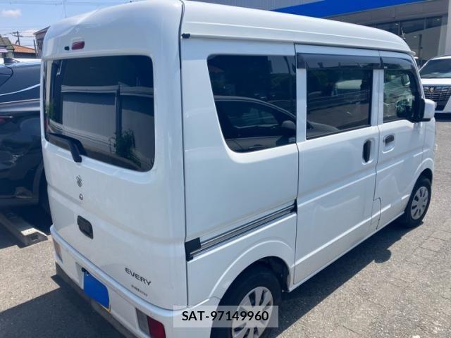 Suzuki EVERY 2023-03 6913762-2