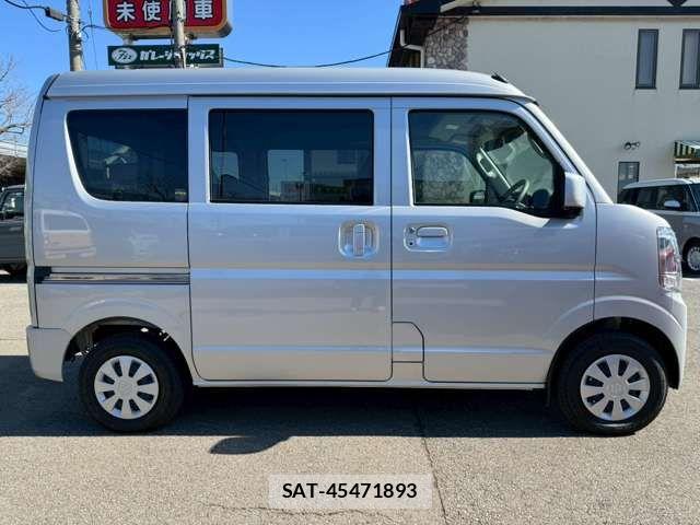 Suzuki EVERY 2025-02 6913747-5