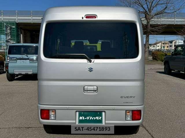 Suzuki EVERY 2025-02 6913747-7