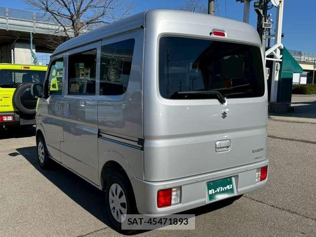 Suzuki EVERY 2025-02 6913747-8